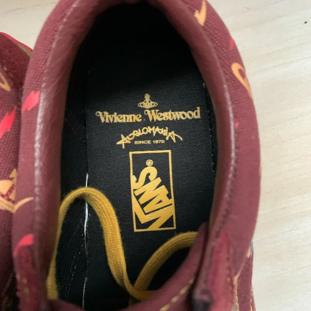 VANS - Picture 4 of 7